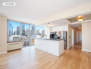 225 W 60th St in New York, NY - Building Photo - Building Photo