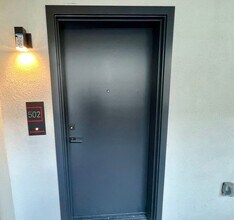 3355 Overland Ave, Unit 502 in Los Angeles, CA - Building Photo - Building Photo