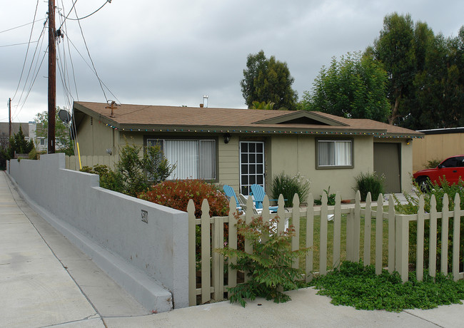 2526 Santa Ana Ave in Costa Mesa, CA - Building Photo - Building Photo