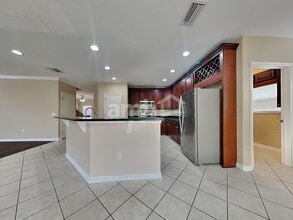 31437 Heatherstone Dr in Wesley Chapel, FL - Foto de edificio - Building Photo