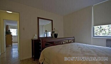 1455 Commonwealth Ave in Boston, MA - Building Photo - Building Photo