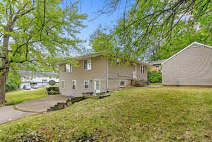 2103 E Harvard Ave in Peoria, IL - Building Photo