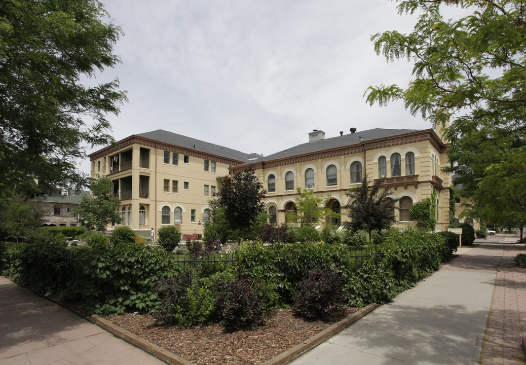 Wolcott Apartments in Denver, CO - Building Photo