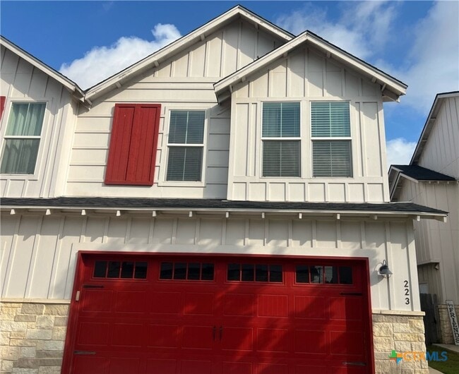 223 Sapphire Dr