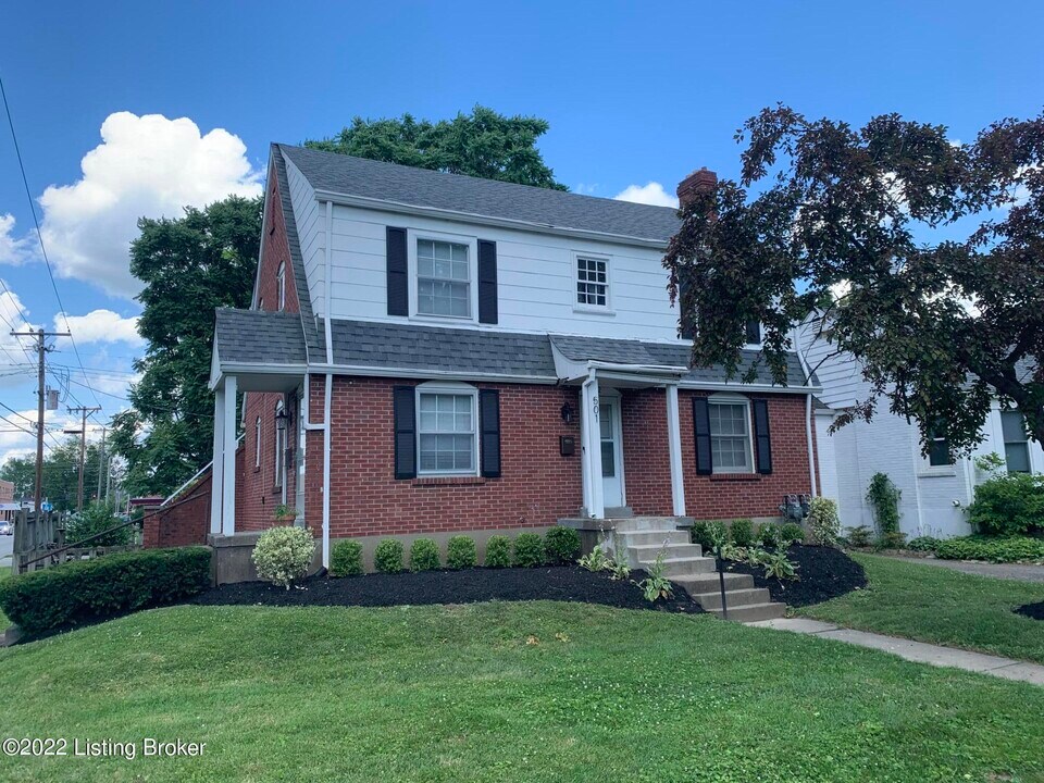 501 Wallace Ave in Louisville, KY - Building Photo