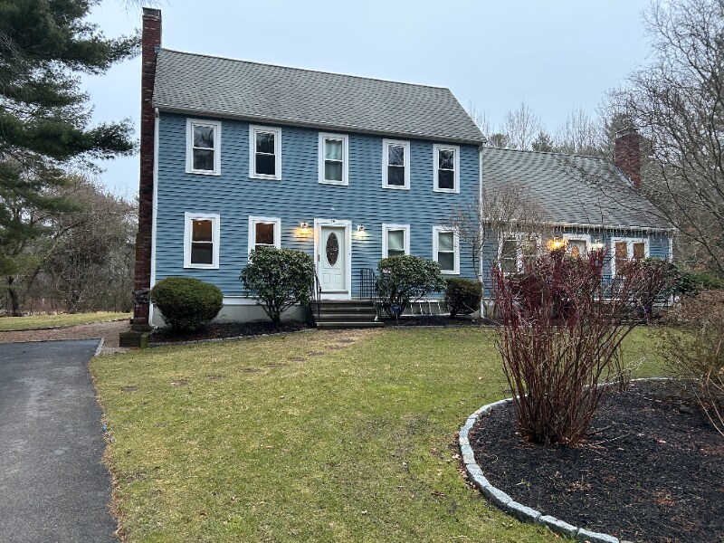 9 Newport Ave-Unit -Main House in Pembroke, MA - Building Photo