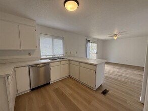 16055 SW Theresa Ct in Beaverton, OR - Building Photo - Building Photo