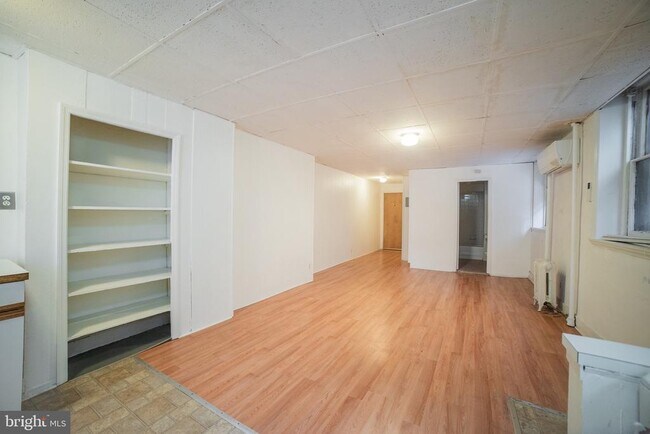 2116 Walnut St in Philadelphia, PA - Building Photo - Building Photo