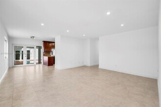 7575 SW 134th St in Pinecrest, FL - Building Photo - Building Photo