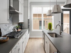 934 Pullman Pl in Grandview Heights, OH - Foto de edificio - Building Photo