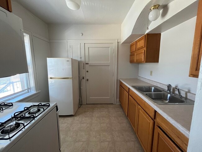 4573 S Lake Dr in Cudahy, WI - Building Photo - Building Photo