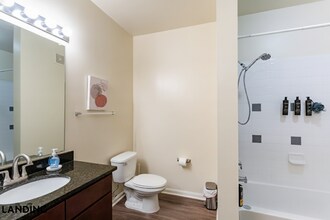 400 Blake St, Unit 1405 in New Haven, CT - Foto de edificio - Building Photo