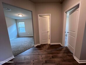 111 Still Lk Dr in Duson, LA - Foto de edificio - Building Photo