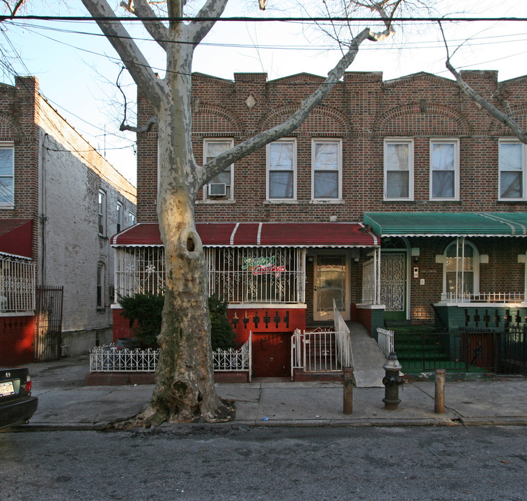 109 E 51st St in Brooklyn, NY - Foto de edificio