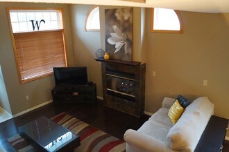 18197 Warbler Ln in Eden Prairie, MN - Building Photo - Building Photo