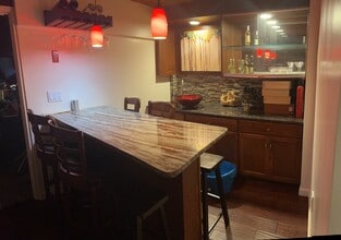 10 Winthrop Cir, Unit Apartment in Weston, MA - Building Photo - Building Photo