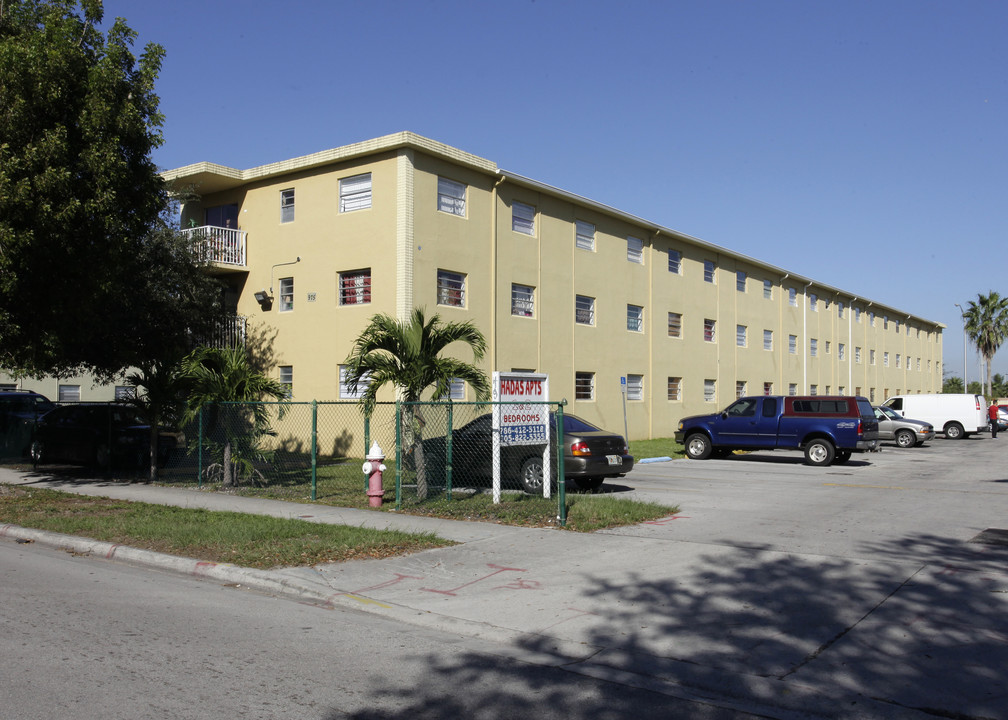 Punta Frances Apartments in Hialeah, FL - Foto de edificio