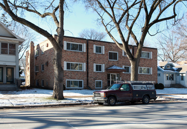 3328 Minnehaha Ave in Minneapolis, MN - Building Photo - Building Photo