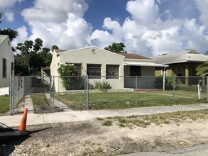 775 NW 77th St in Miami, FL - Building Photo - Building Photo