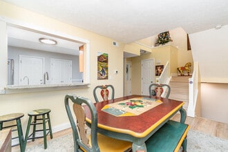 1632 Shady Cove Ln in Florence, KY - Building Photo - Building Photo