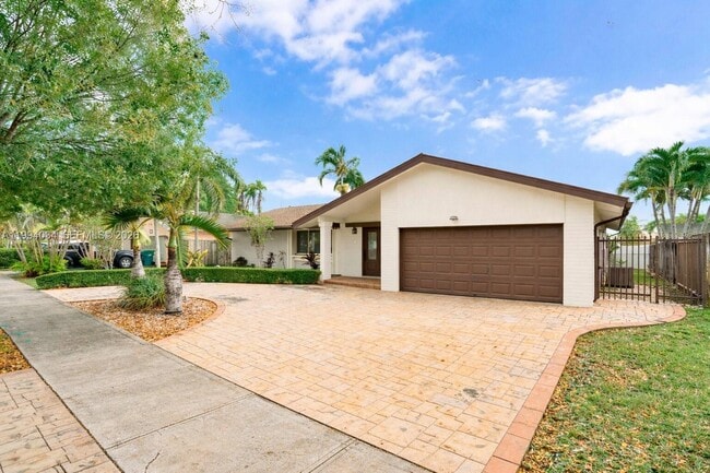 12911 SW 148th Terrace Rd in Miami, FL - Building Photo - Building Photo