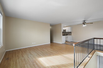 302 Somerset Ln in Vernon Hills, IL - Building Photo - Building Photo
