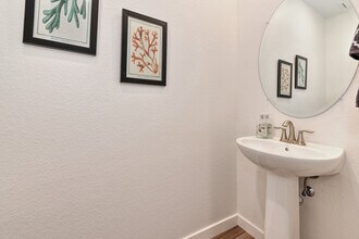 6930 Peak Way in Granite Bay, CA - Building Photo - Building Photo