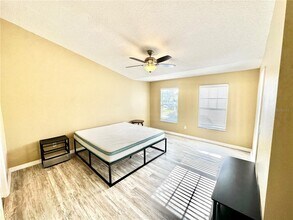 12249 Country White Cir in Tampa, FL - Building Photo - Building Photo