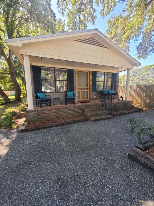 1019 Cadillac Ave in Dauphin Island, AL - Building Photo