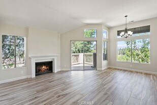 5 Silver Glade Dr, Unit 230 in Laguna Niguel, CA - Building Photo