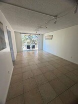 1465 NE 123rd St in North Miami, FL - Building Photo