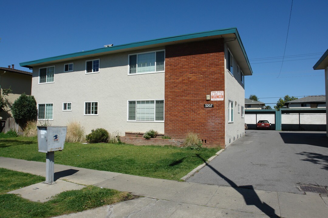 3207 Impala Dr in San Jose, CA - Building Photo