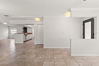7021 Blossom Ave in Tampa, FL - Foto de edificio - Building Photo