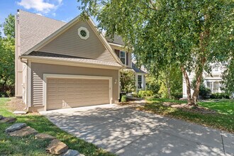 6128 157th St in Overland Park, KS - Building Photo - Building Photo