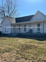 4200 Cox Mill Rd in Hopkinsville, KY - Building Photo