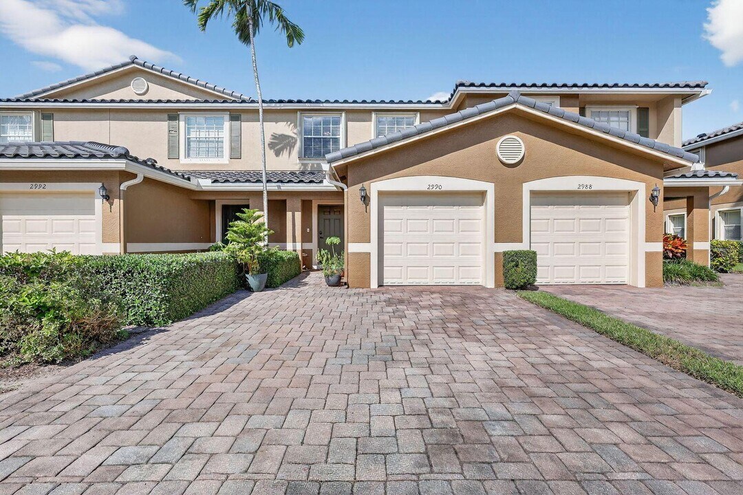 2990 SE Lexington Lakes Dr in Stuart, FL - Building Photo