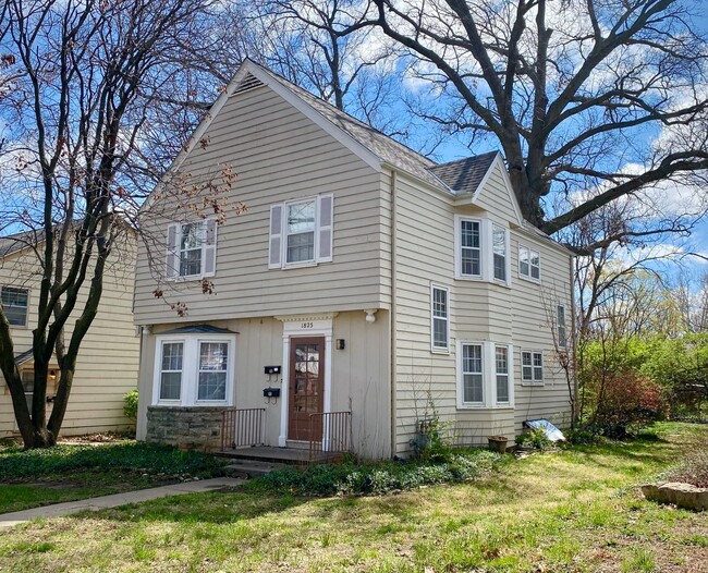 1825 Fairchild Ave-Unit -Unit B in Manhattan, KS - Building Photo - Building Photo