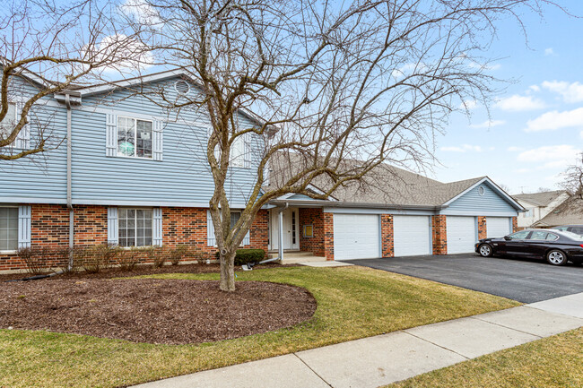 1665 Commodore Ct in Schaumburg, IL - Building Photo - Building Photo