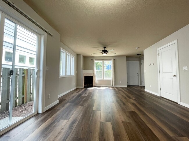 9322 N Macrum Ave in Portland, OR - Building Photo - Building Photo