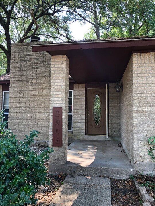 3006 Glen Ct in Huntsville, TX - Building Photo