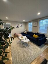 117 Gore St, Unit 1 in Cambridge, MA - Foto de edificio - Building Photo