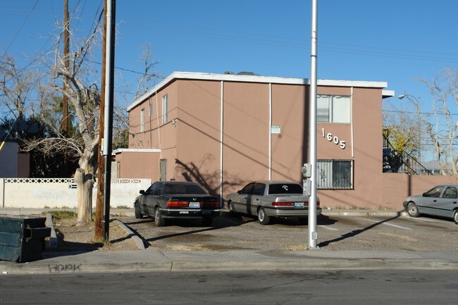 Bruce Gardens in Las Vegas, NV - Foto de edificio - Building Photo