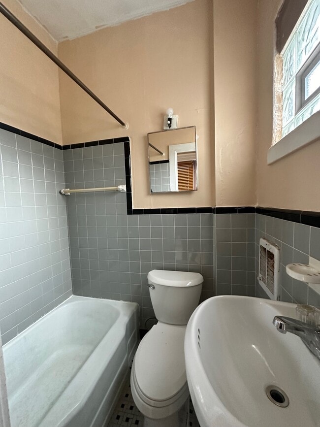 1205 Arrott St in Philadelphia, PA - Building Photo - Building Photo