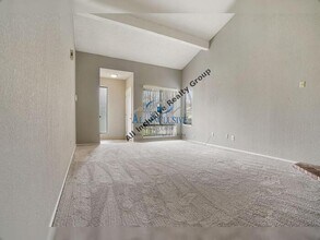 9125 Nasreen Dr in Sacramento, CA - Building Photo - Building Photo