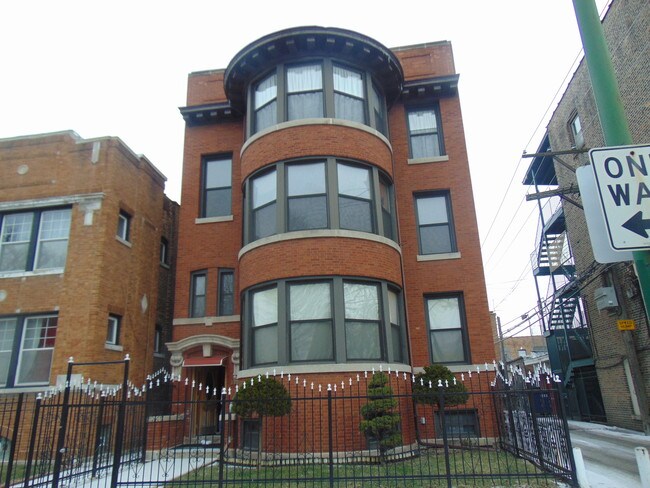 6245 S Sacramento Ave, Unit 1