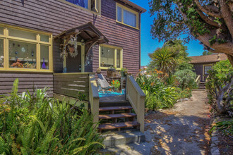 270 Central Ave in Pacific Grove, CA - Building Photo - Building Photo