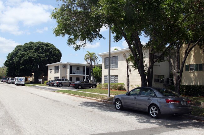 311 Danube Ave in Tampa, FL - Foto de edificio - Building Photo