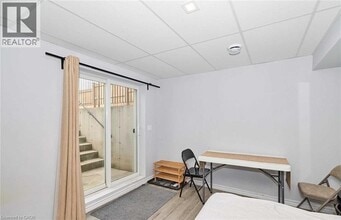 6045 Ernest Cres in Niagara Falls, ON - Building Photo - Building Photo
