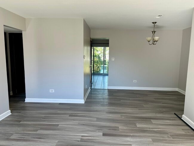 9320 Hamilton Ct in Des Plaines, IL - Building Photo - Building Photo