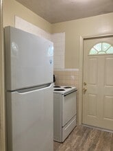 943 N Village Dr in Deltona, FL - Building Photo - Building Photo